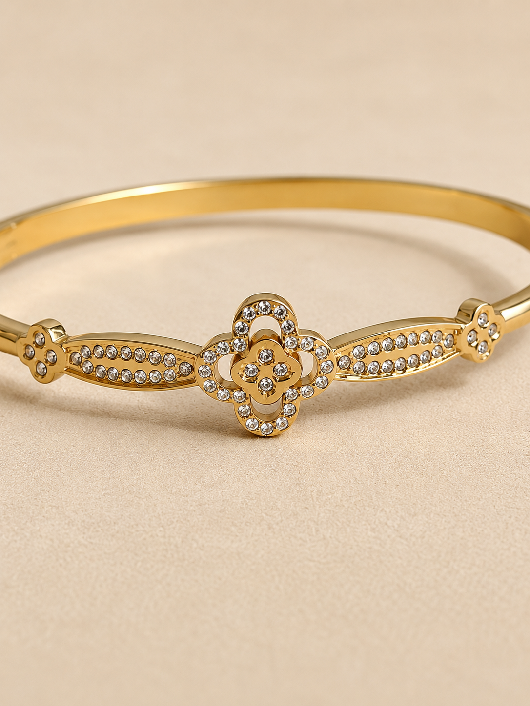 Sparkle Clover Bangle